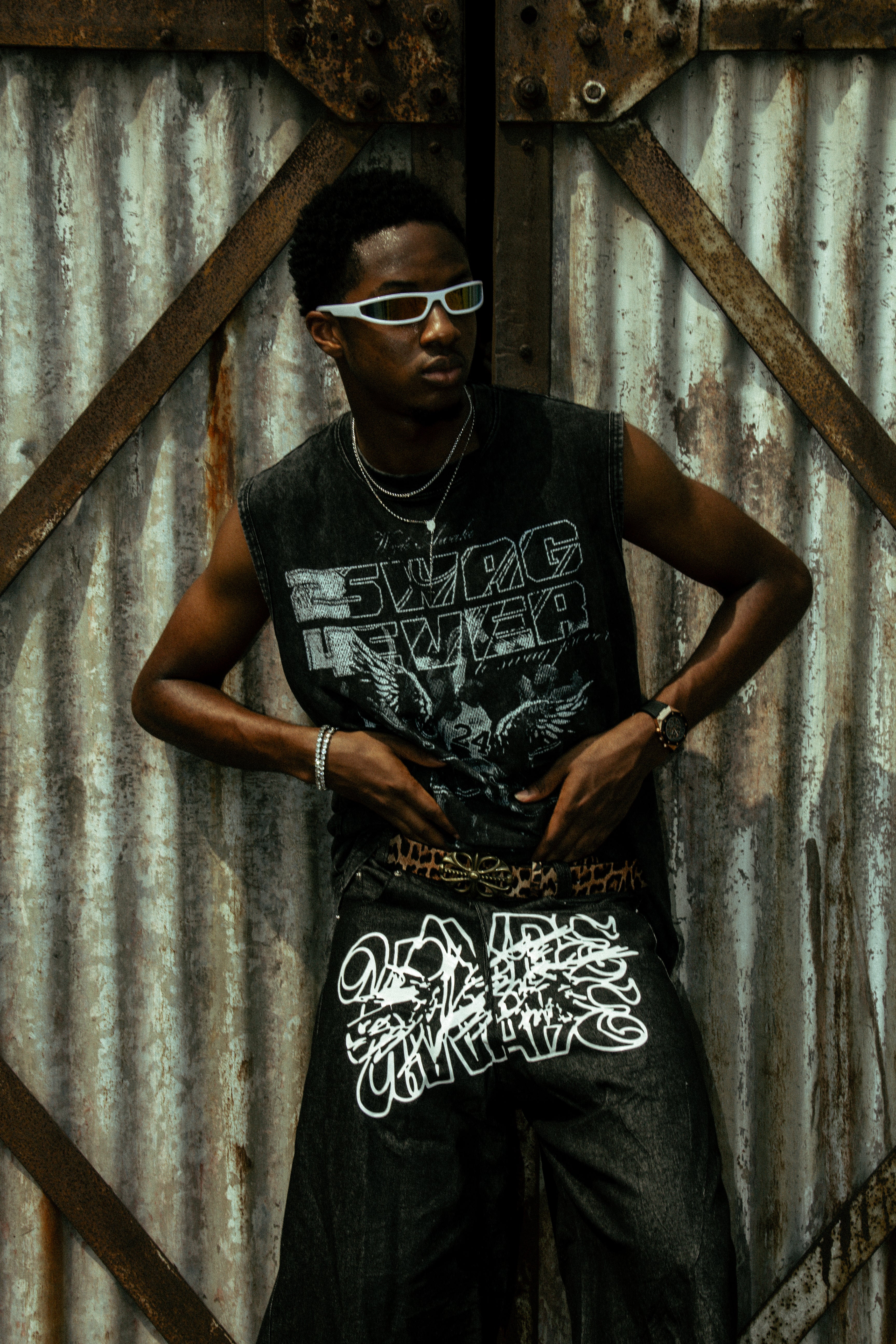 MEMBAZ ONLY SLEEVELESS